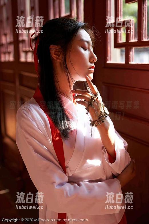 蜜桃社 - 空姐翻身记！冰露的高清写真集，不再是等待的旅客，优雅随行！