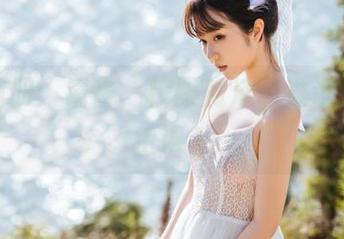 最新图册：镜酱，校服魔法，谁说只能去上课？