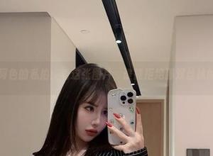 微密圈 – 阿色的私拍：看这张图片，谁能拒绝那双丝袜的诱惑呢？