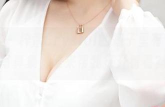 青豆客 – 梓萱Crystal的箱子里有个海边写真集，谁来帮我打开看看？