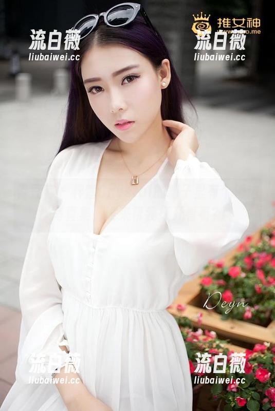 青豆客 - 梓萱Crystal的箱子里有个海边写真集，谁来帮我打开看看？
