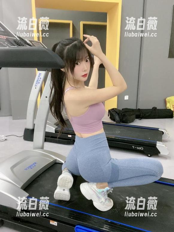 香草喵露露黑色作品合集：偶尔让我想起了夜晚的黑猫…
