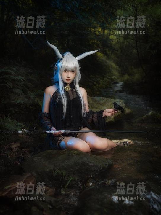 谁说麻花麻花酱的汤屋女仆只是看过就好，低头自赏太迷人！